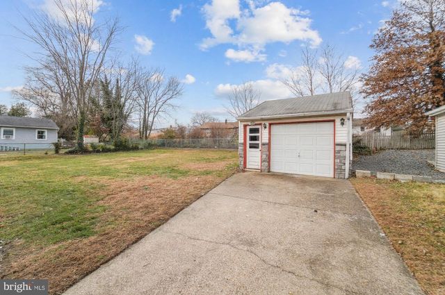 812 BEVERLY DR, Somerdale, NJ 08083