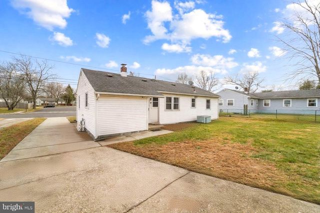 812 BEVERLY DR, Somerdale, NJ 08083