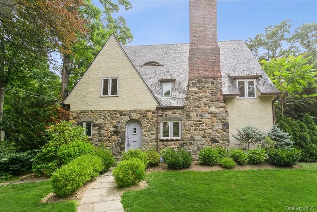7 Cotswold Way, Scarsdale, NY 10583