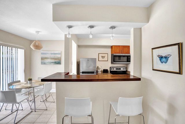 3226 NE 12th St 5, Pompano Beach, FL 33062