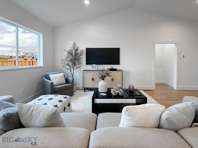 864 Accolade Loop, Belgrade, MT 59714
