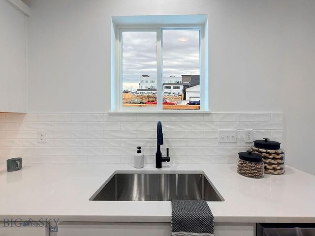 864 Accolade Loop, Belgrade, MT 59714