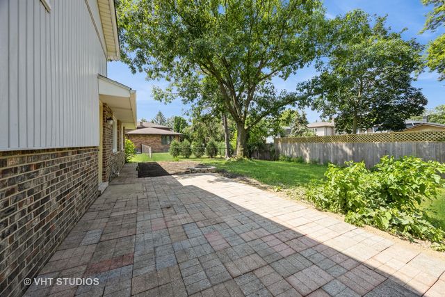 6820 Barrett Street, Downers Grove, IL 60516