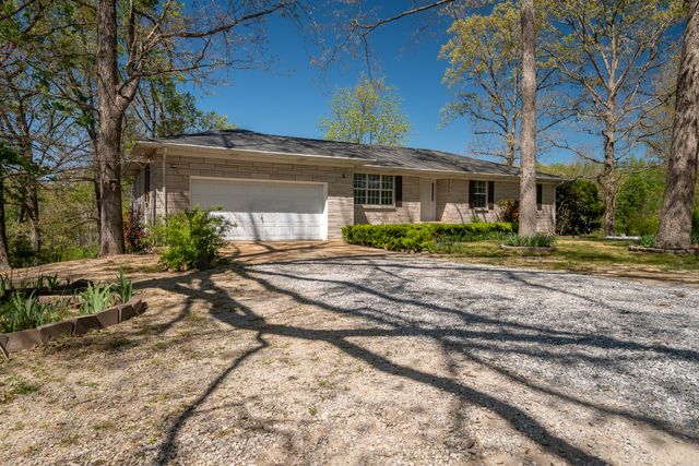 384 Old Florence Pulaski Rd, Leoma, TN 38468