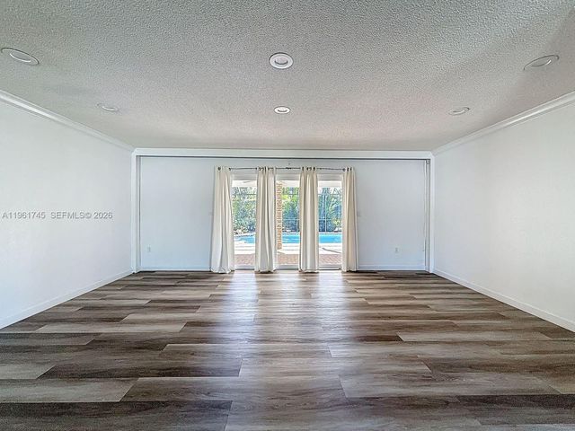 10028 SW 127th St, Miami, FL 33176