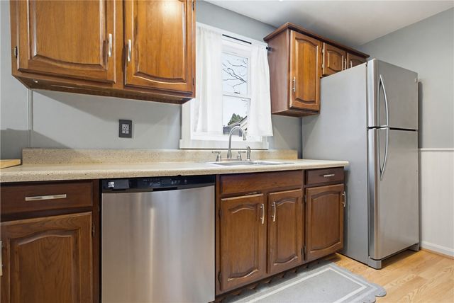 5 Shady Lane, East Providence, RI 02915