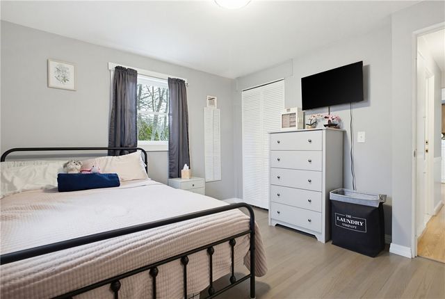 5 Shady Lane, East Providence, RI 02915