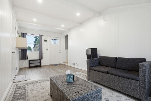 5 Shady Lane, East Providence, RI 02915