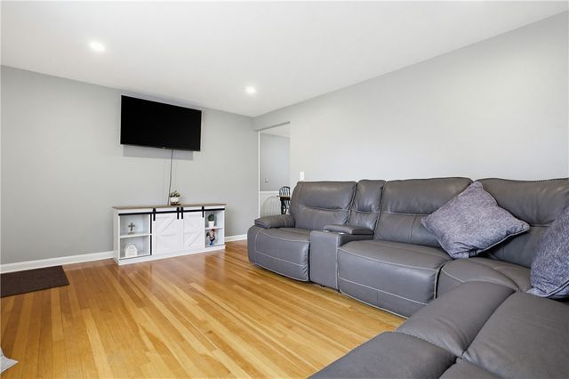 5 Shady Lane, East Providence, RI 02915