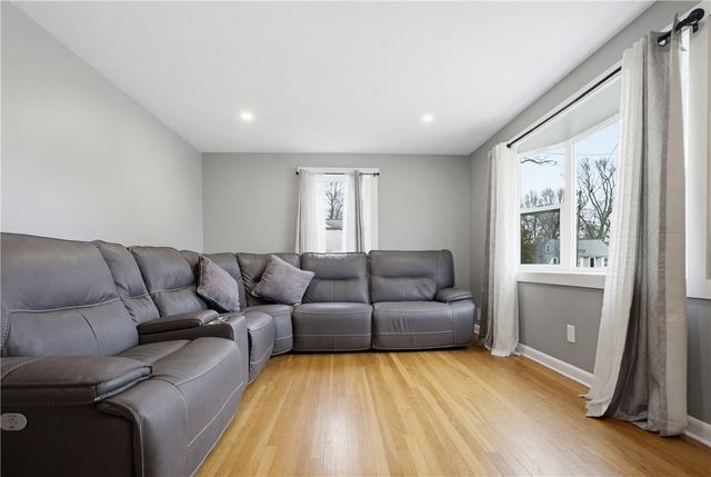 5 Shady Lane, East Providence, RI 02915