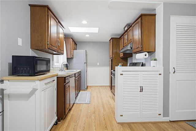 5 Shady Lane, East Providence, RI 02915