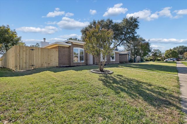1734 Belltower Place, Lewisville, TX 75067