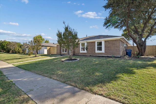 1734 Belltower Place, Lewisville, TX 75067