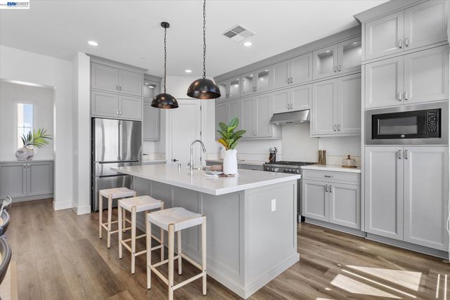 55 W Atlantic Ave 1002, Alameda, CA 94501