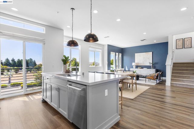 55 W Atlantic Ave 1002, Alameda, CA 94501