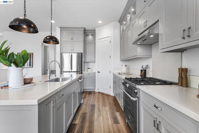 55 W Atlantic Ave 1002, Alameda, CA 94501