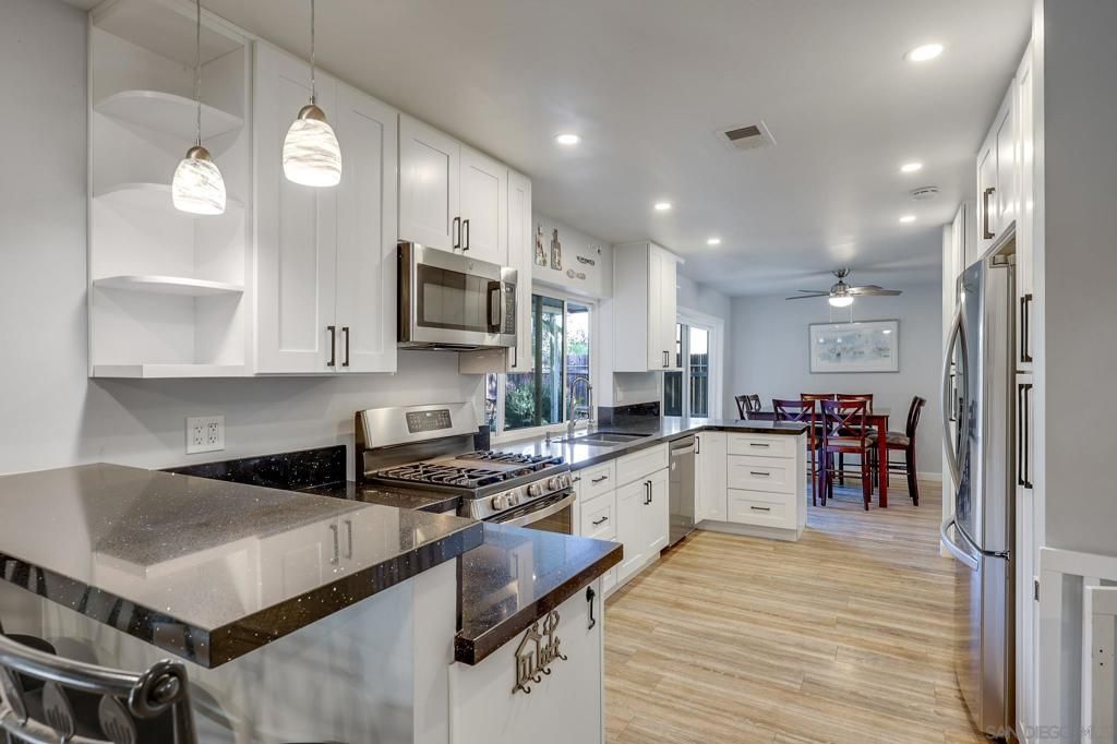 Image 18 of property listing at 7923 Cinthia St, La Mesa, CA 91941