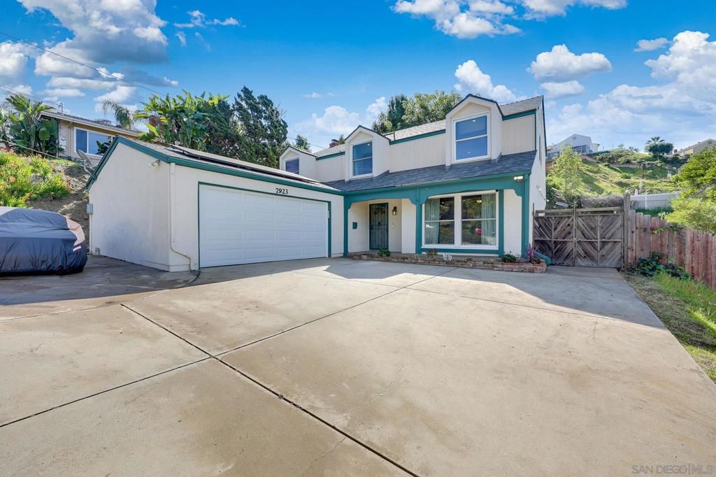 Image 2 of property listing at 7923 Cinthia St, La Mesa, CA 91941