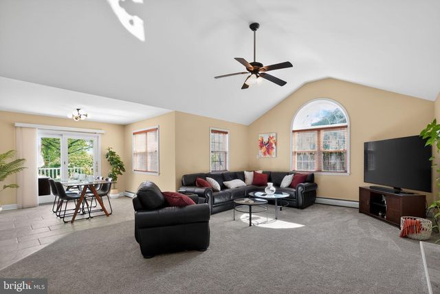 962 EDWARDS DR, Springfield, PA 19064