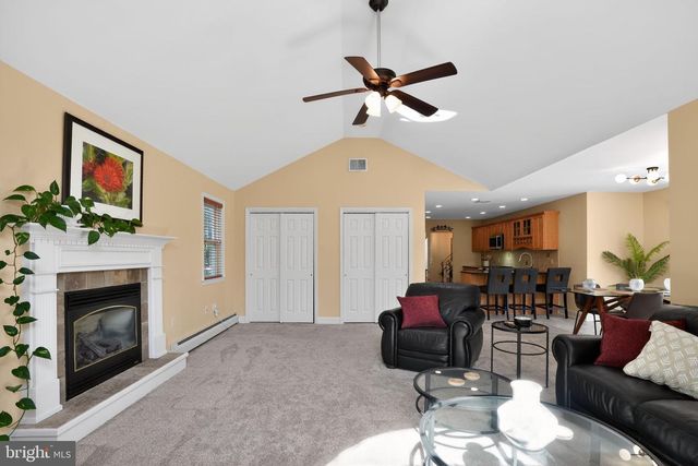 962 EDWARDS DR, Springfield, PA 19064