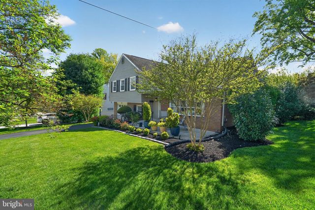 962 EDWARDS DR, Springfield, PA 19064