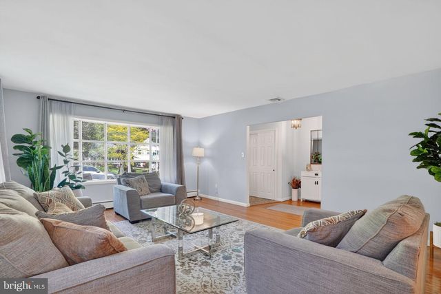 962 EDWARDS DR, Springfield, PA 19064