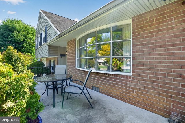 962 EDWARDS DR, Springfield, PA 19064