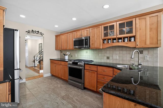 962 EDWARDS DR, Springfield, PA 19064