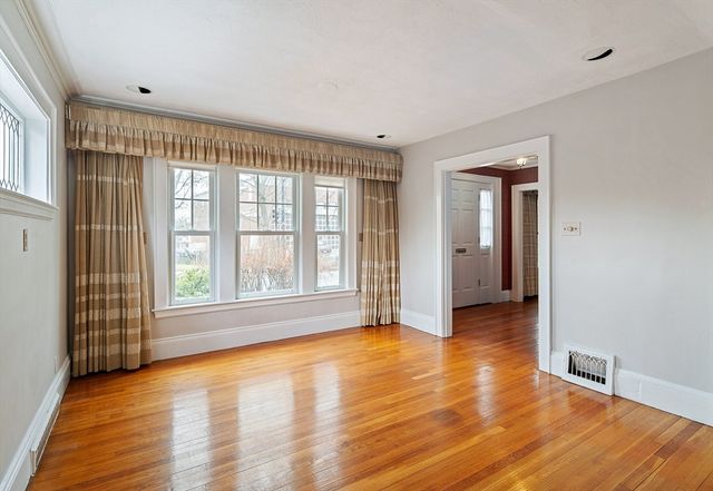 110 Leonard St, Belmont, MA 02478