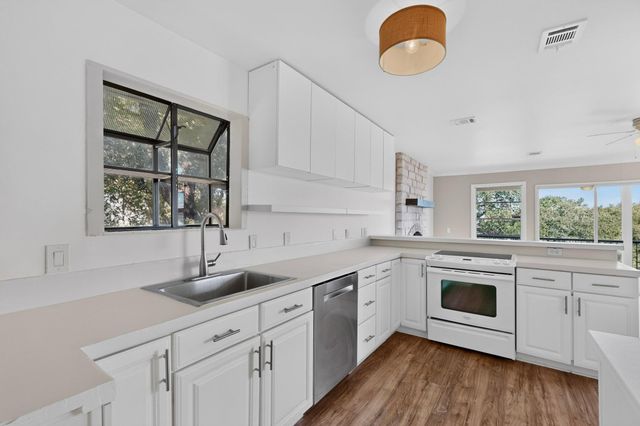 15205 Back Of The Moon ST, Austin, TX 78734