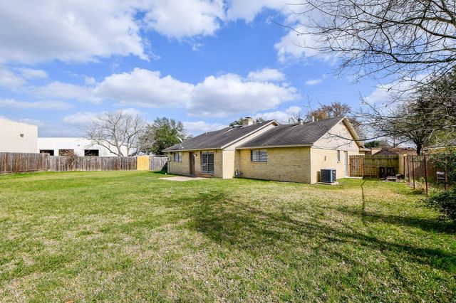 18754 Wood Glen Lane, Houston, TX 77084