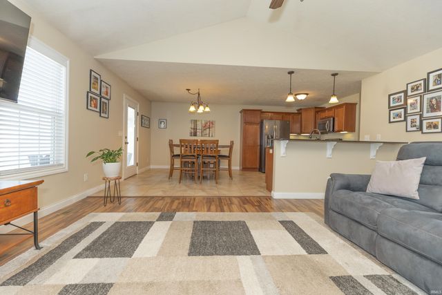 9130 Wynnfield Drive, Evansville, IN 47725