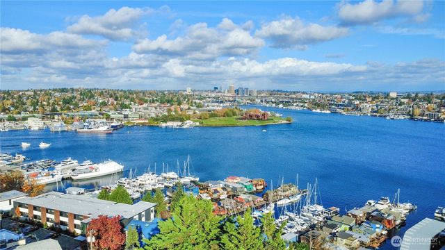 710 McGraw Street, Seattle, WA 98109