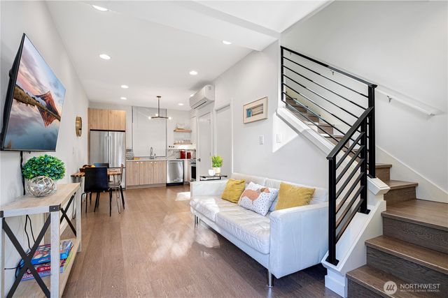 710 McGraw Street, Seattle, WA 98109