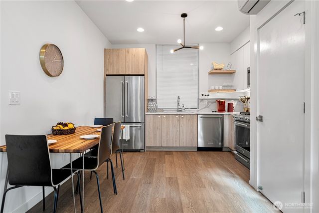 710 McGraw Street, Seattle, WA 98109