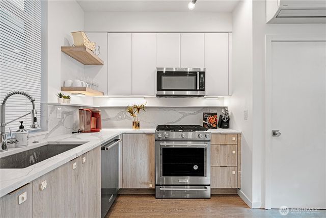 710 McGraw Street, Seattle, WA 98109