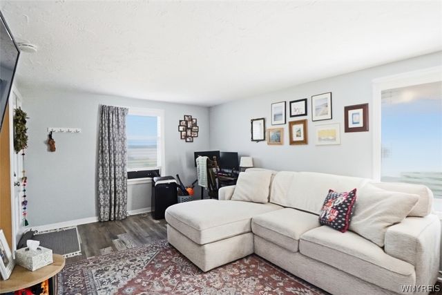 312 West Girard Boulevard, Tonawanda, NY 14217