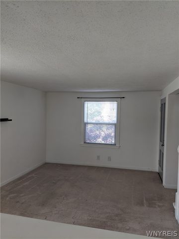 312 West Girard Boulevard, Tonawanda, NY 14217