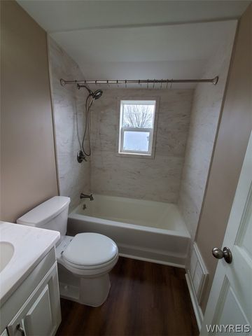 312 West Girard Boulevard, Tonawanda, NY 14217