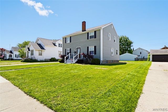312 West Girard Boulevard, Tonawanda, NY 14217