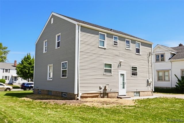 312 West Girard Boulevard, Tonawanda, NY 14217