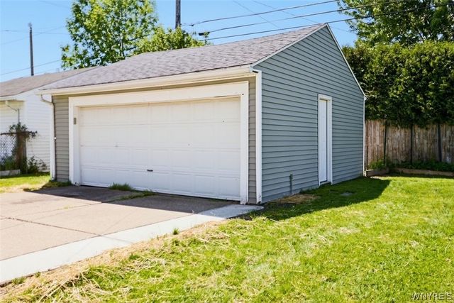 312 West Girard Boulevard, Tonawanda, NY 14217