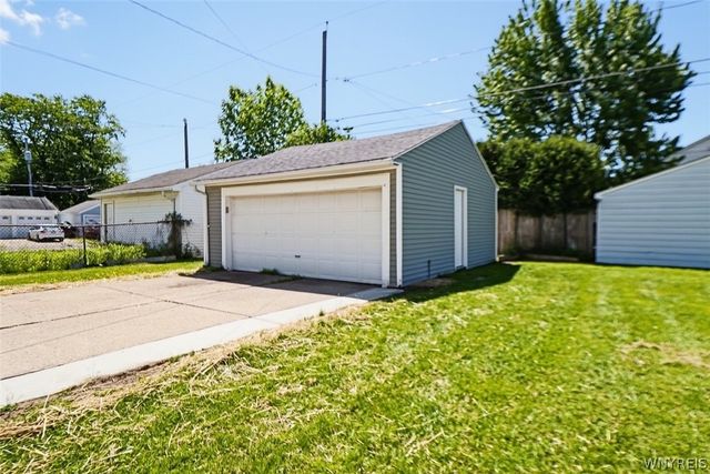 312 West Girard Boulevard, Tonawanda, NY 14217