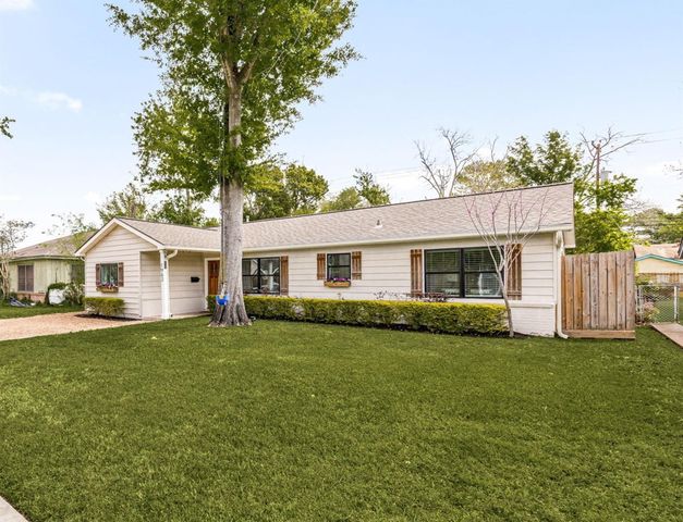1962 Norcrest Drive, Houston, TX 77055