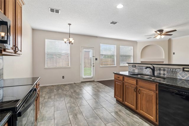 10609 Augusta Lane, Rowlett, TX 75089