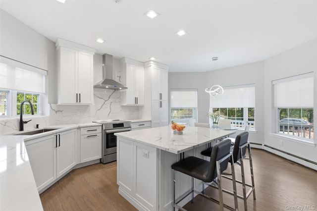 159 Rivendell Court, Melville, NY 11747