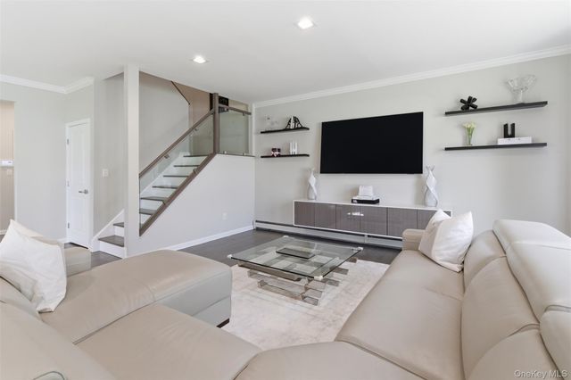 159 Rivendell Court, Melville, NY 11747