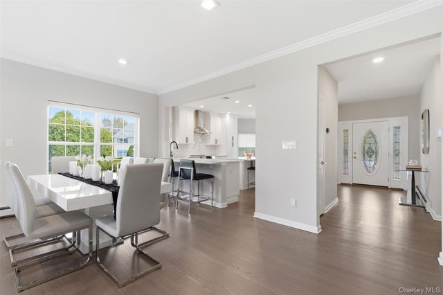 159 Rivendell Court, Melville, NY 11747