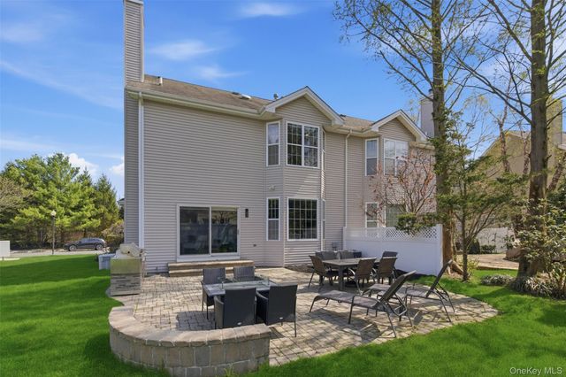 159 Rivendell Court, Melville, NY 11747