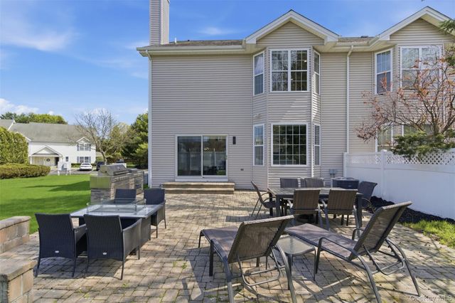 159 Rivendell Court, Melville, NY 11747